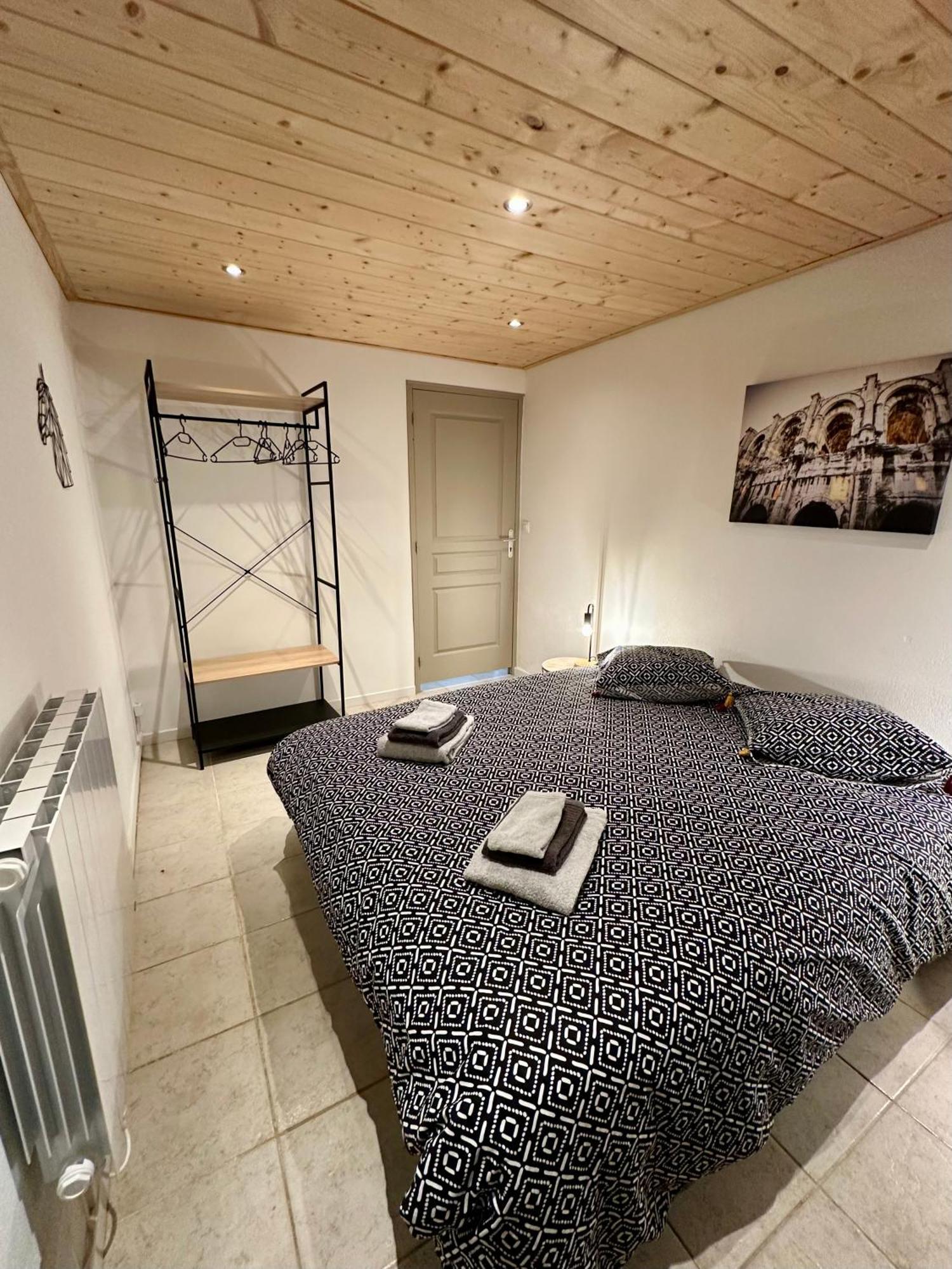 Le Gite Des Poiriers Uzès Exterior foto
